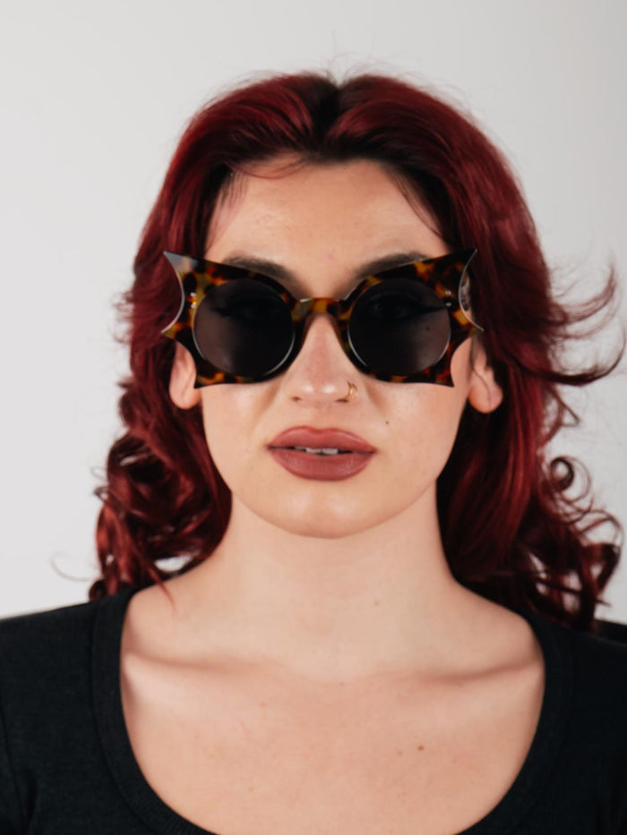 Oversized Bat Wing Sunglasses | Tortoiseshell-Image 4