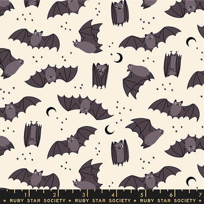 F3073 - Freaky Familiars - Bats - Natural