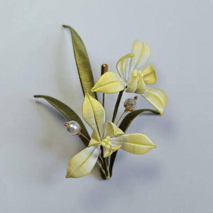 Handmade Thread-Wrapped Orchid Brooch - Artisanal Chanhua Floral Accessory