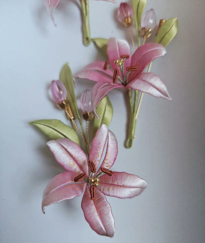 Handmade Thread-Wrapped Pink Lily Brooch - Artisanal Chanhua Floral Pin