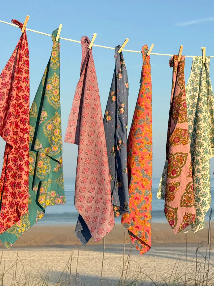 Mix & Match Cotton Flat Sheet - Coral Daisy Toss-view 5